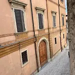 Happy House In Centro Storico * グッビオ
