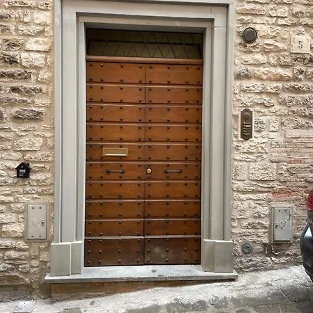 Apartment Happy House In Centro Storico Gubbio