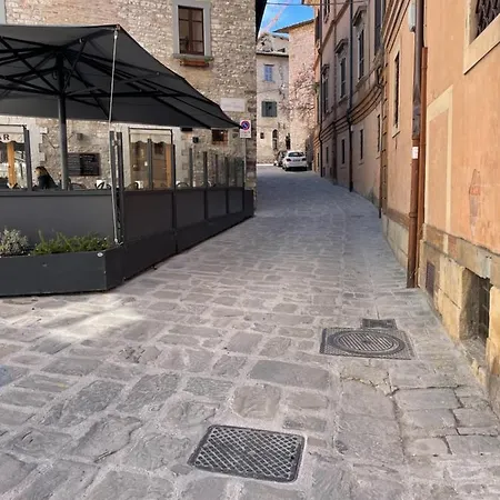 Happy House In Centro Storico 公寓 古比奥