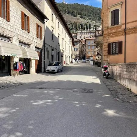 Happy House In Centro Storico 公寓 古比奥