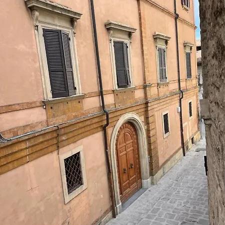 Happy House In Centro Storico * 구비오